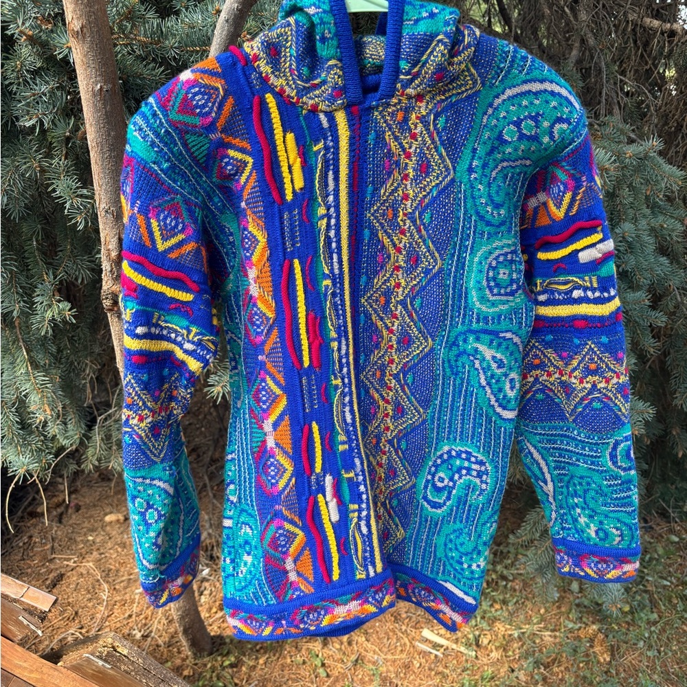 COOGI Vintage Sweater with Hood Unique 3D Details & Sewed in Shoulder Pads Small